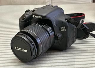 Cámara Canon EOS 600D Negra