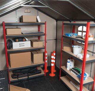 Gardiun KSP38195 Caseta jardín de resina con suelo Alessia en beige de 11 m²