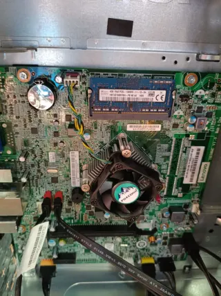 Lenovo S200 TWR - 10HQ0013SP PC Escritorio