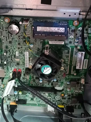 Lenovo S200 TWR - 10HQ0013SP PC Escritorio