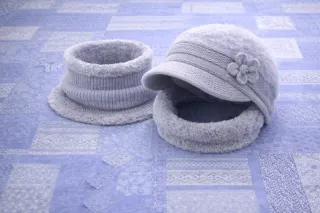 Gorro mujer invierno cálido + cuello gris