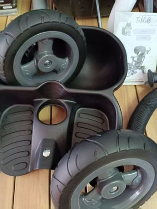 FableKids Triciclo Noemi 5 en1 con Barra de Empuje