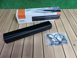 Creative Stage Air - Barra de sonido de ordenador para colocar bajo el monitor, portátil y compacta, con alimentación USB, Bluetooth, entrada auxiliar, MP3 por USB y 6 horas de batería