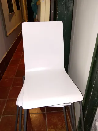 Conjunto mesa y sillas 4 meses