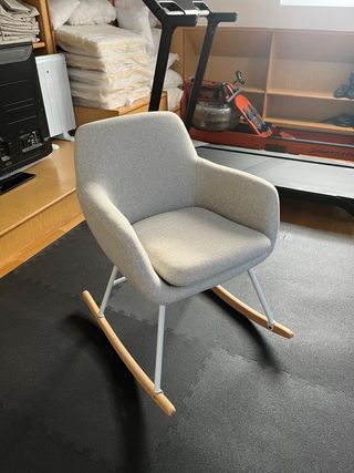 Silla Mecedora Gris Tela y Madera