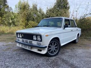 Se alquilan vehículos