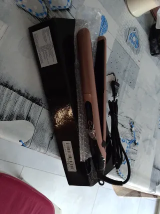 Piastra per capelli rosa