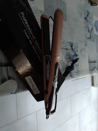 Piastra per capelli rosa