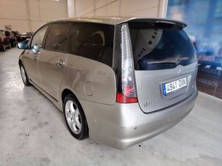 Mitsubishi Grandis 2006