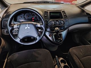 Mitsubishi Grandis 2006