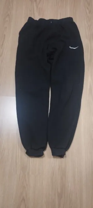2 pantalones Nike y sudadera
