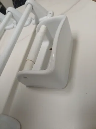 Colgadores toalla y portarrollos baño