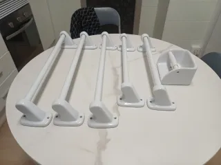 Colgadores toalla y portarrollos baño