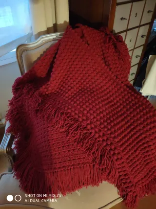 Poncho lana hecho a mano sin estrenar