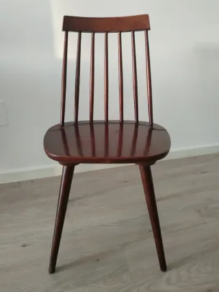 Silla nórdica vintage atemporal