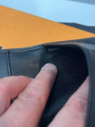 Cartera Louis Vuitton Negra