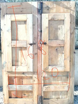 Puerta ventana antigua madera vintage