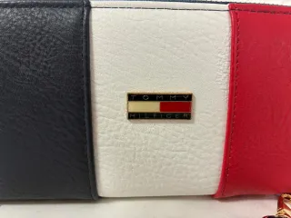 Cartera azul, blanca y roja