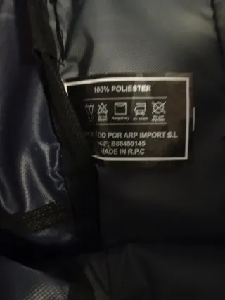 Mochila azul y naranja