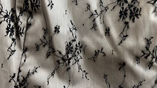 Vestido de ceremonia negro y veig.