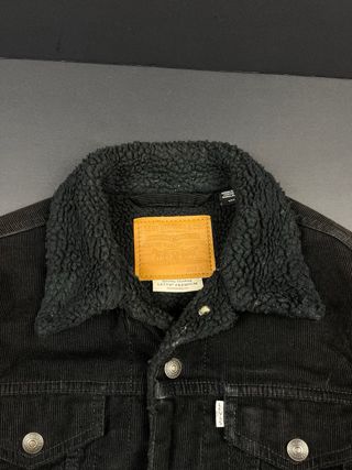 Cazadora Levi's Pana Negra con Borrego interior