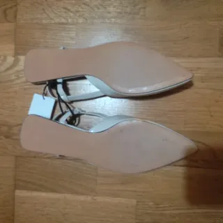 Zapatos planos Zara T41 beige sin estrenar