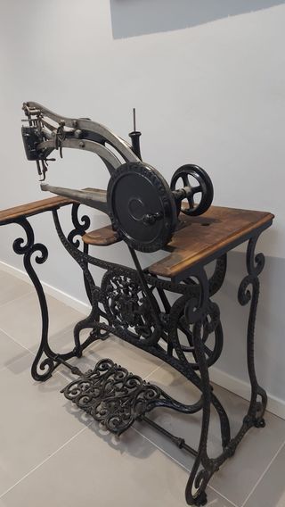 Máquina zapatero para coser cuero