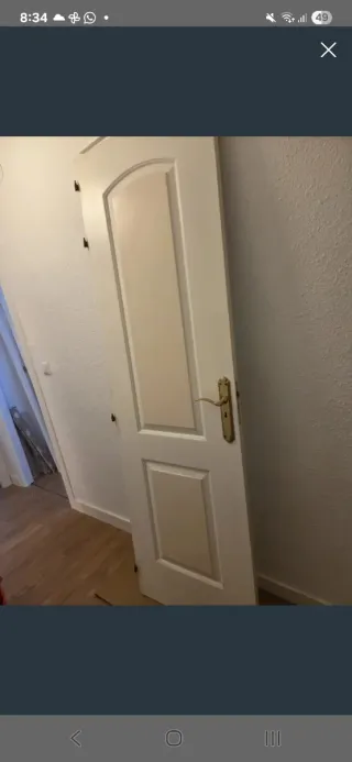 Puerta interior blanca, mide 62,5