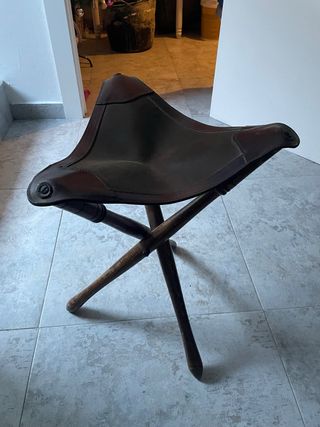 Silla de cuero y madera plegable