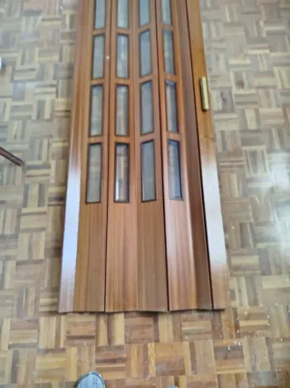 Puerta plegable madera con cristal