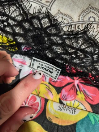 Top lencero estampado frutas y flores