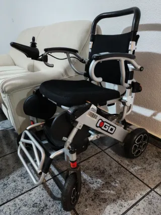 Silla de ruedas eléctrica plegable