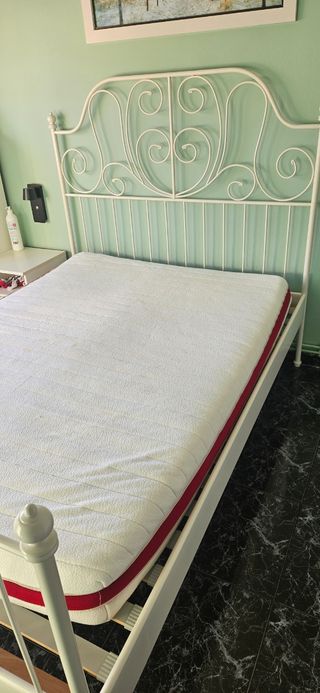 Estructura de cama metálica con somier