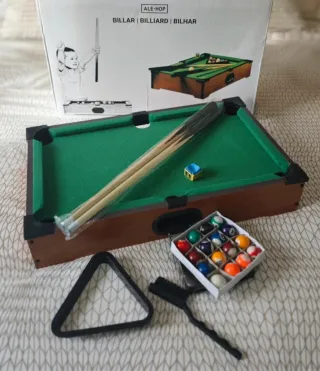 Mini mesa de billar con accesorios