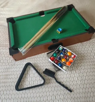 Mini mesa de billar con accesorios