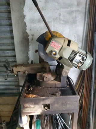 Maquina cortadora de metal, sierra, ingletadora