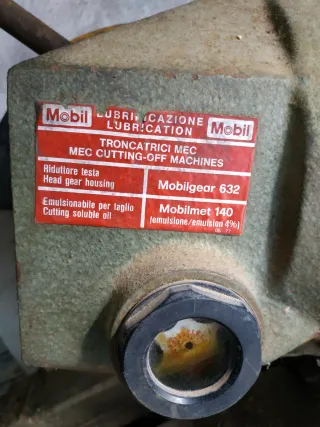 Maquina cortadora de metal, sierra, ingletadora