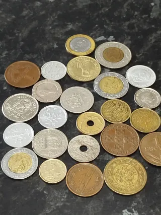 Lote 24 monedas variadas