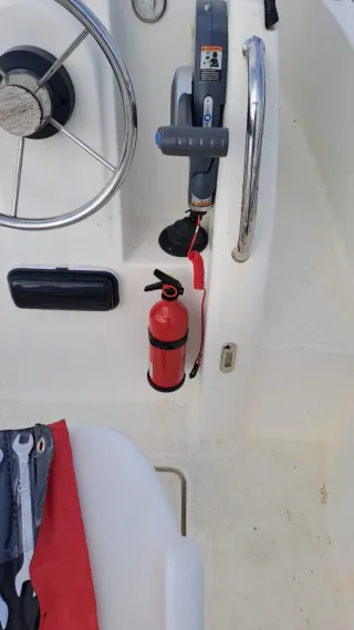 Barca a motore Beneteau Ombrine con motore