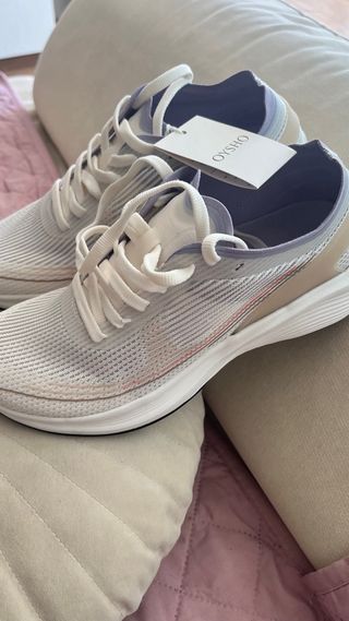 Zapatillas Oysho Running Blancas y Moradas