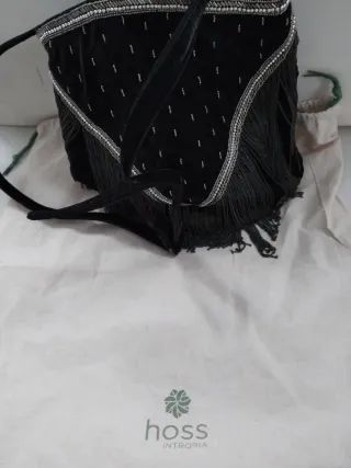 Bolso Hoss Intropia negro con flecos y apliques