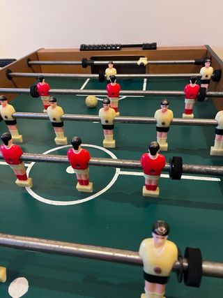 Futbolín de madera 120x60. Alto 80