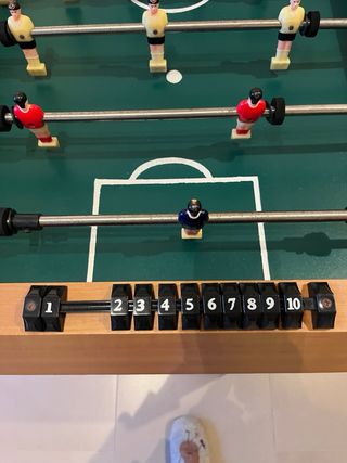 Futbolín de madera 120x60. Alto 80