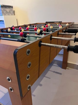 Futbolín de madera 120x60. Alto 80