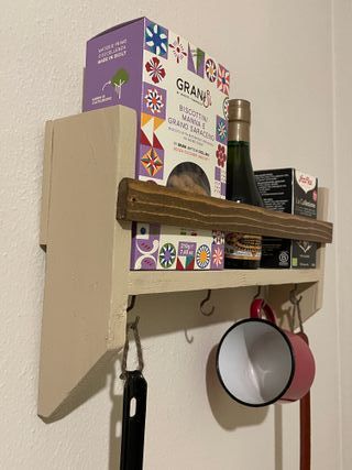 Mensola in legno da cucina