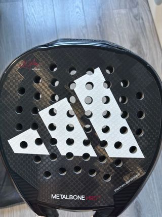 Adidas Metalbone HRD 2024 Pala de padel.
