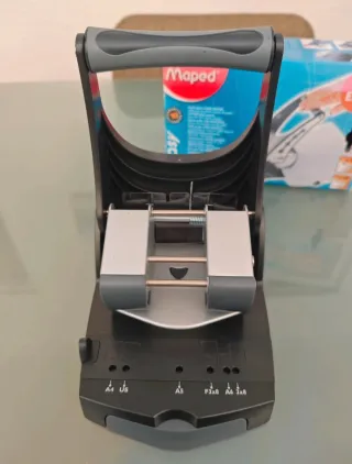 Perforadora Maped Easy - 50% Esfuerzo