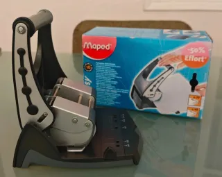 Perforadora Maped Easy - 50% Esfuerzo