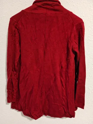 Chaqueta polar roja cuello alto