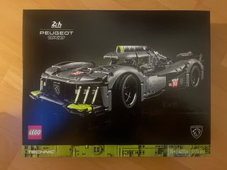 LEGO Technic Peugeot 9X8 24h Le Mans 42156